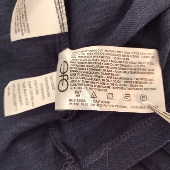 Jessica Simpson Women's Navy Blue Top Size (XXL) - Picture 6 of 9